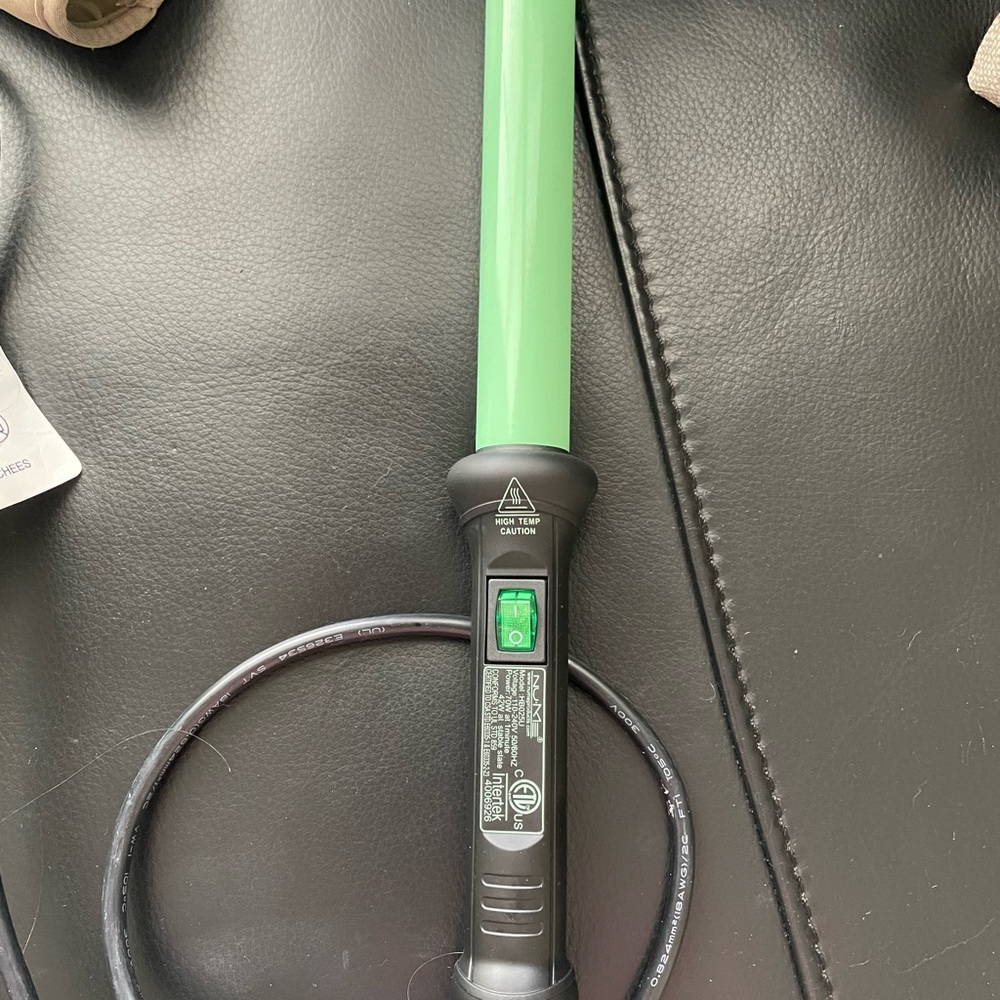 NuMe 25mm curling wand